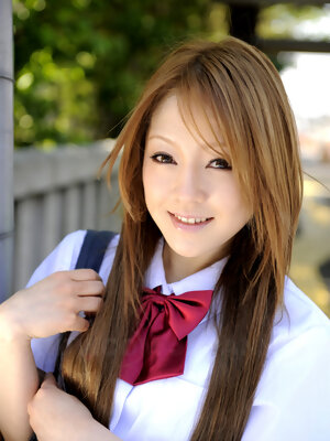 Wonderful teen darling Ria Sakurai shows off